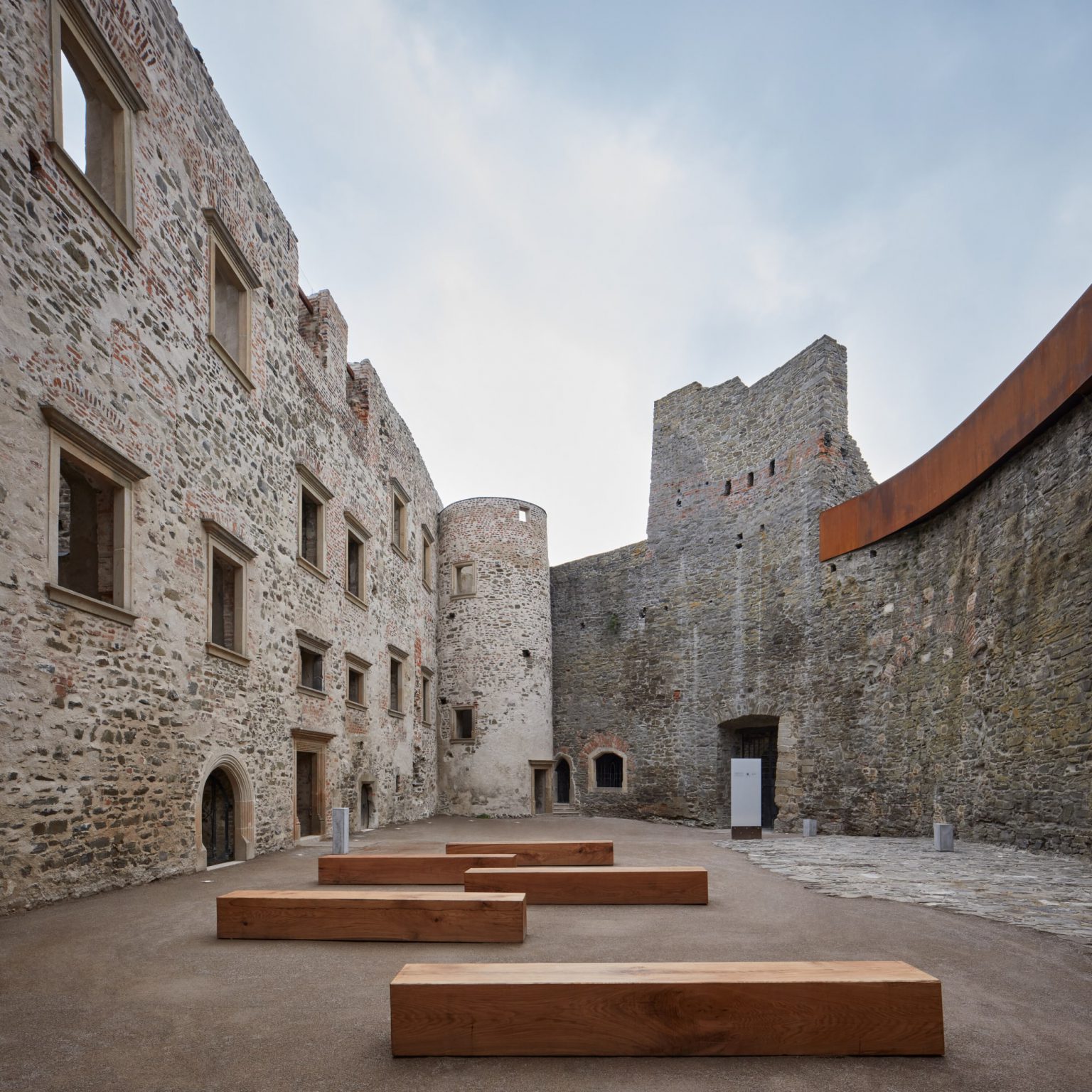 Ricostruzione del Castello Helfštýn, patrimonio storico della ...